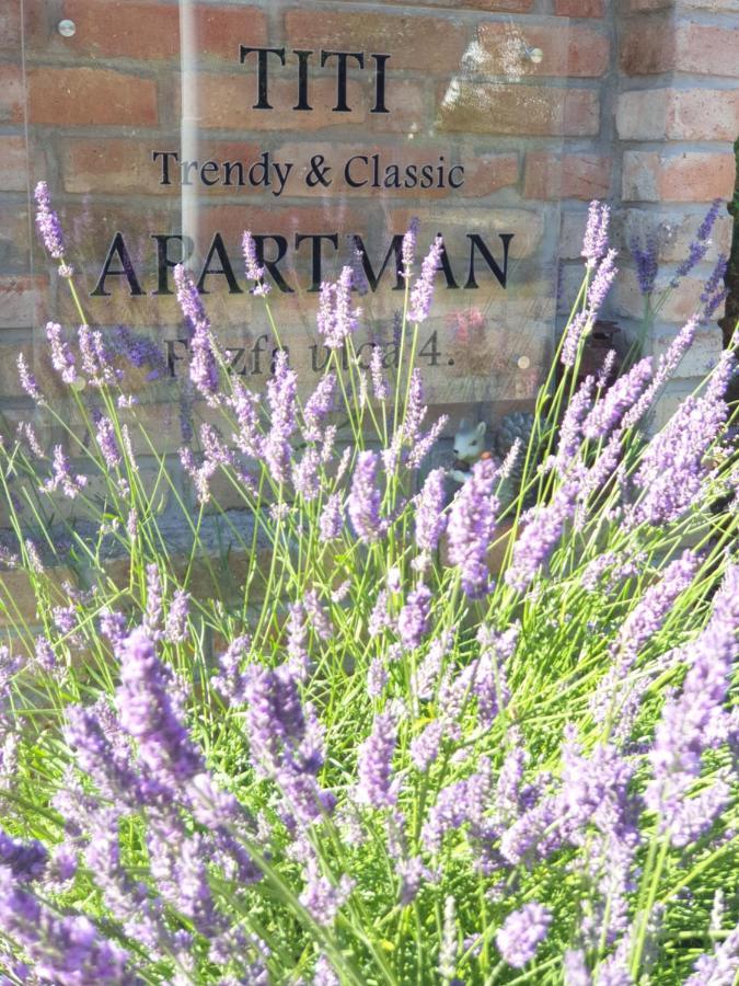 Titi Classic & Trendy Apartman Buk Exterior foto