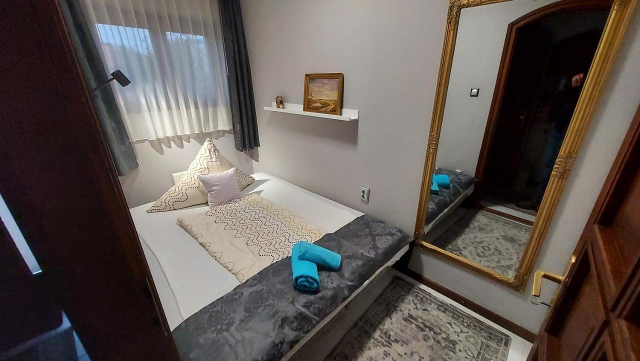 Titi Classic & Trendy Apartman Buk Exterior foto